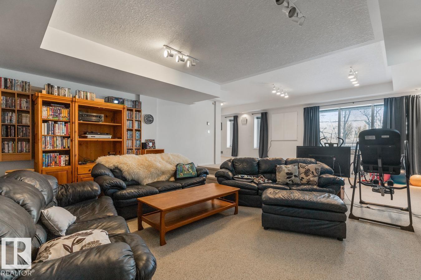 6508 109 AV NW, Edmonton