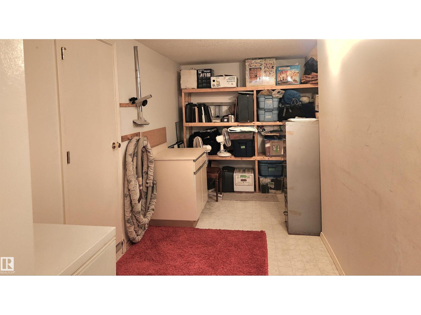 6508 109 AV NW - 48