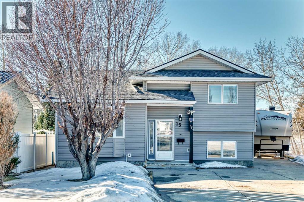 15 23 AvenueClose - Photo 2 of 50, Bowden, Alberta