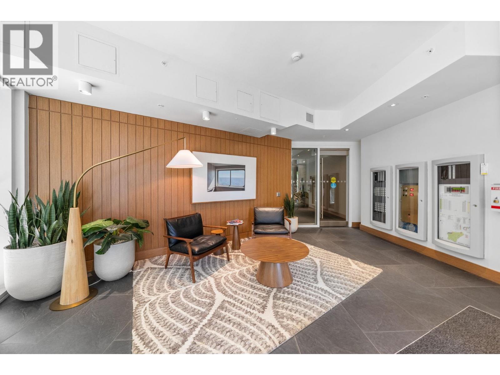 404 6699 NELSON AVENUE, West Vancouver