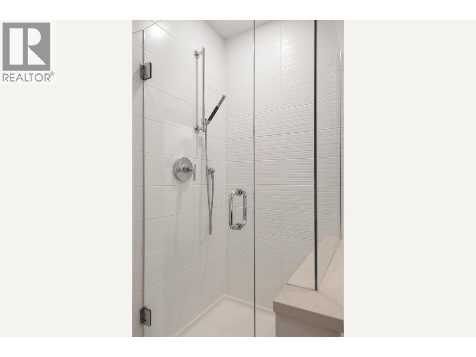 406 3606 ALDERCREST DRIVE, North Vancouver