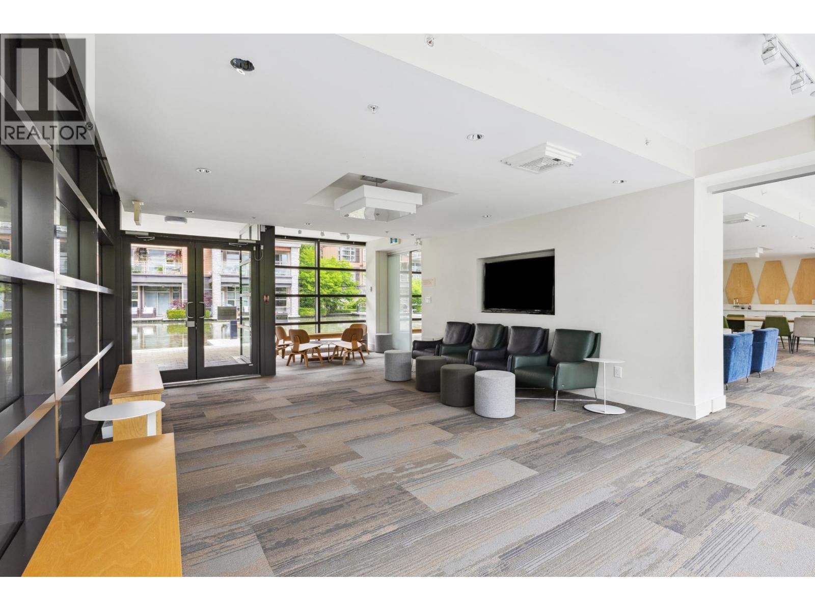 406 3606 ALDERCREST DRIVE, North Vancouver