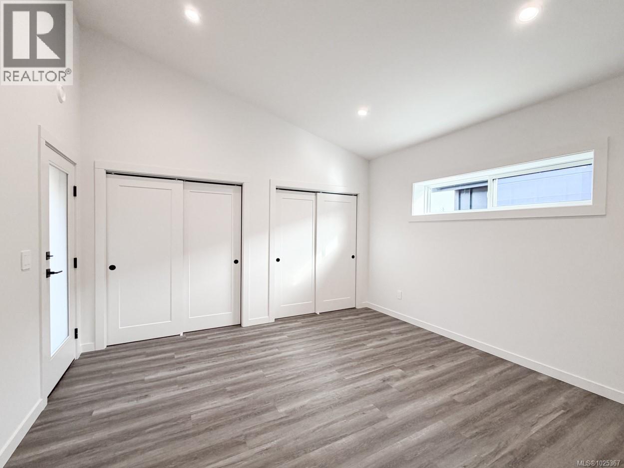 #17 3025 ROYSTON RD - 10