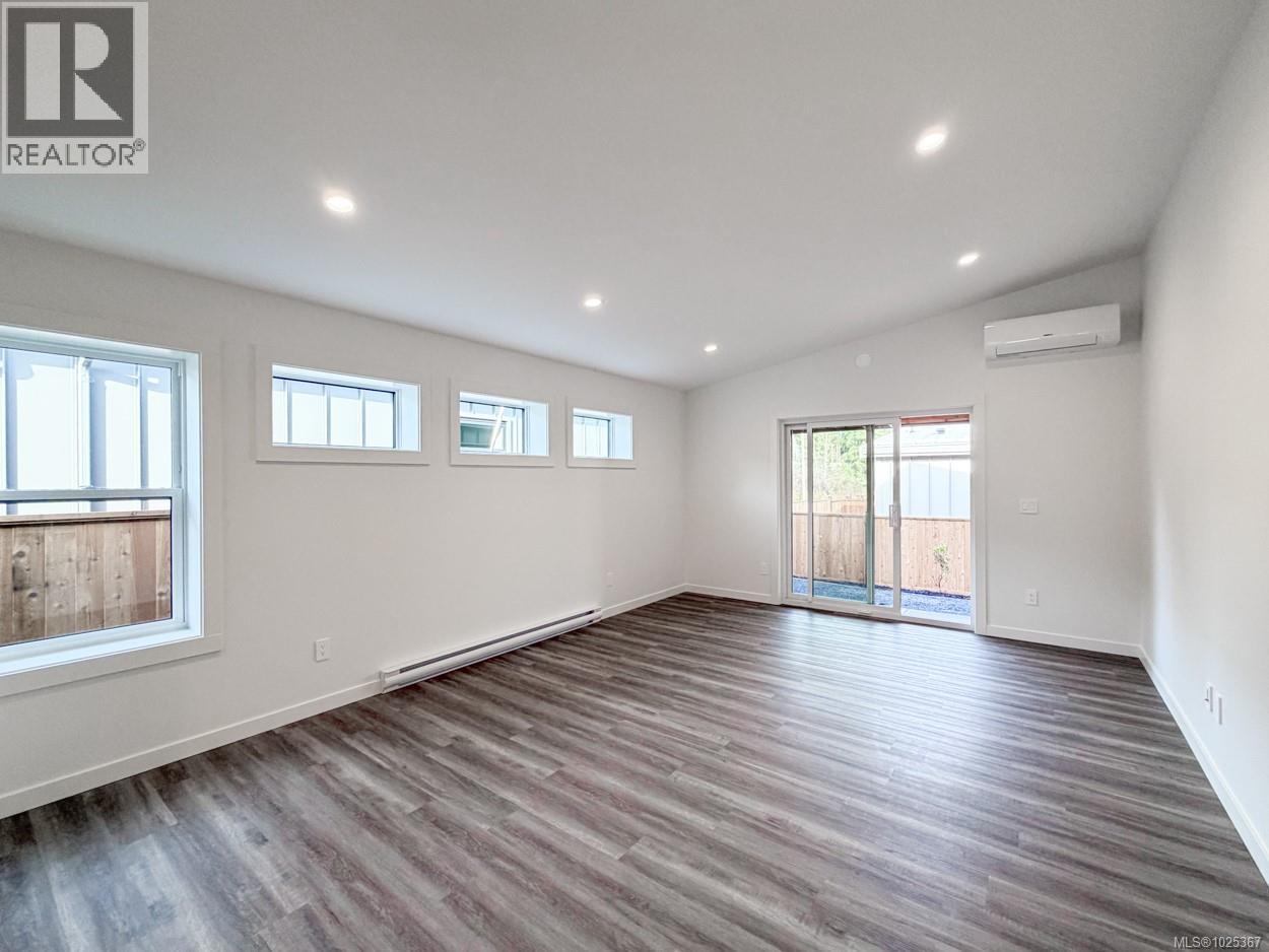 #17 3025 Royston Rd - 5