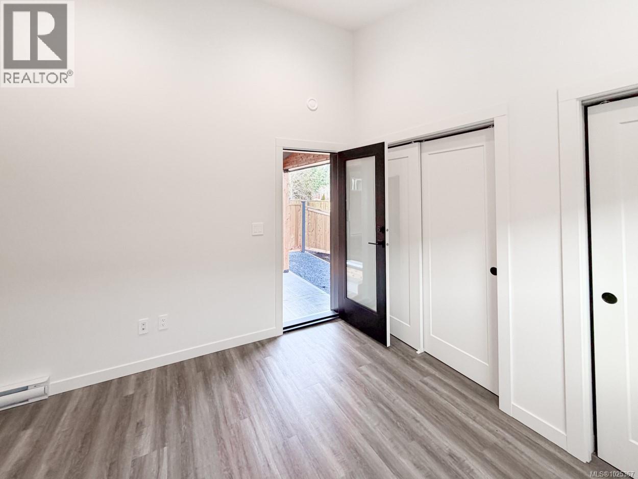 #17 3025 ROYSTON RD - 13