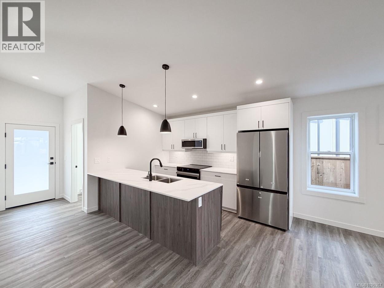 #17 3025 Royston Rd - 4