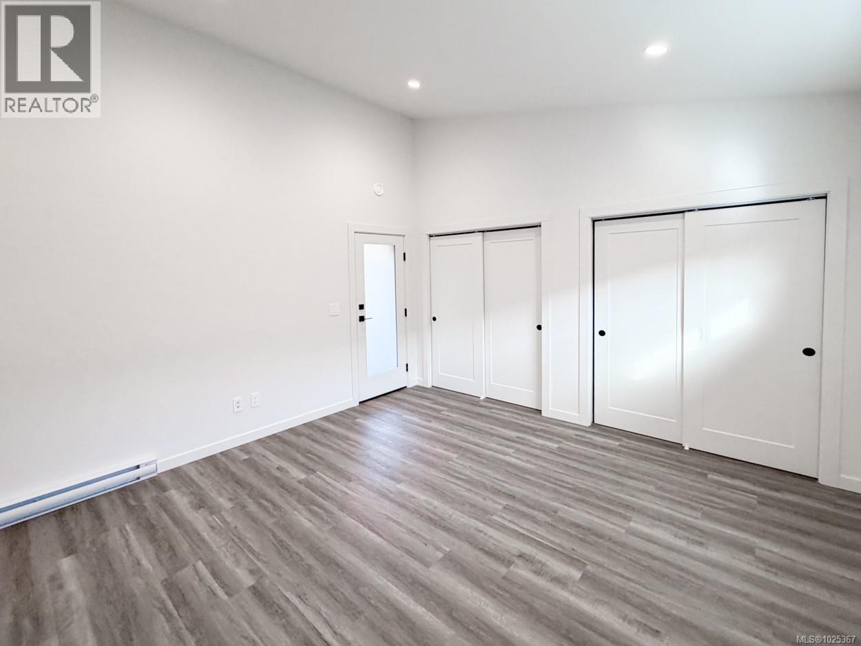 #17 3025 ROYSTON RD - 12