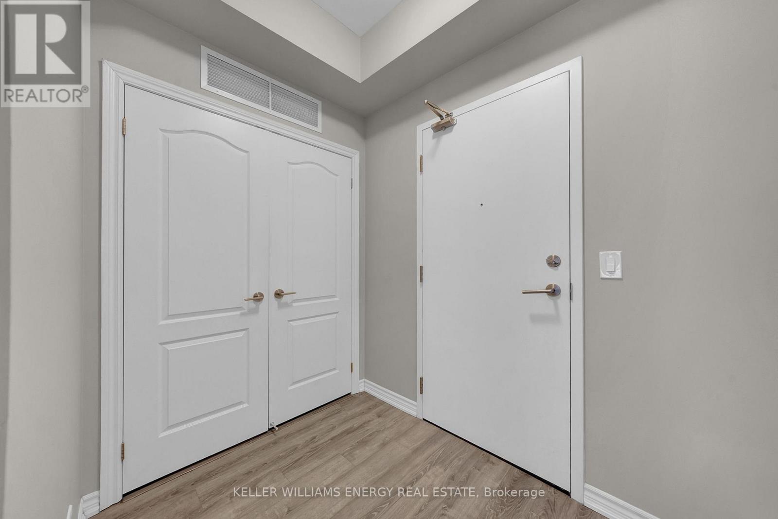 670 Gordon Unit 303 photo 4