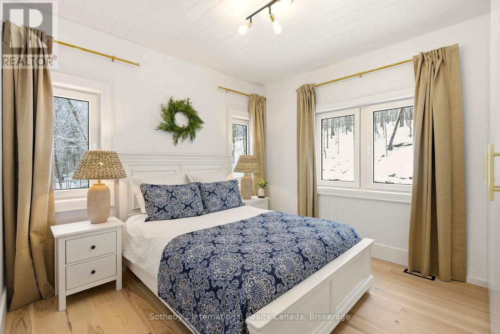 2435 RAVENSCLIFFE ROAD - 25