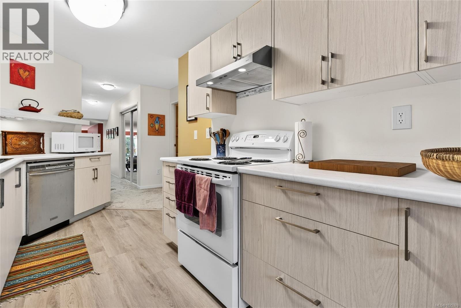 111 2250 Manor Pl, Comox