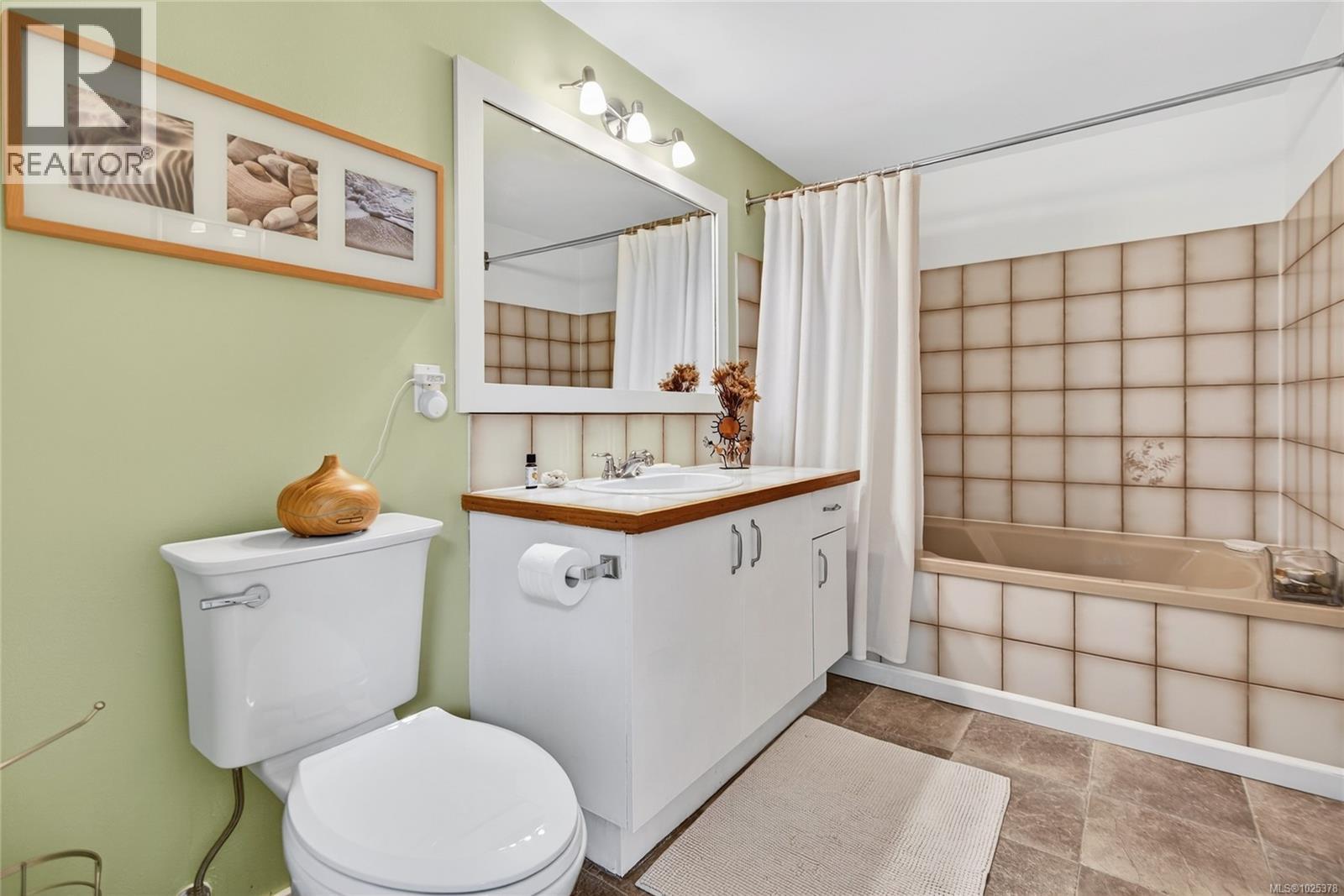 111 2250 Manor Pl, Comox