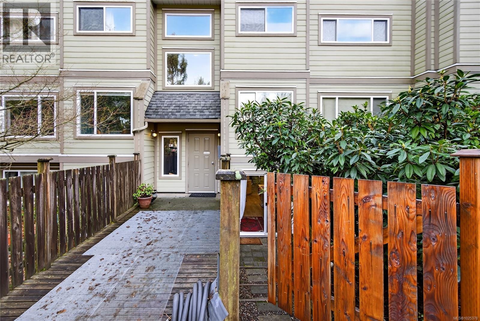 111 2250 Manor Pl, Comox