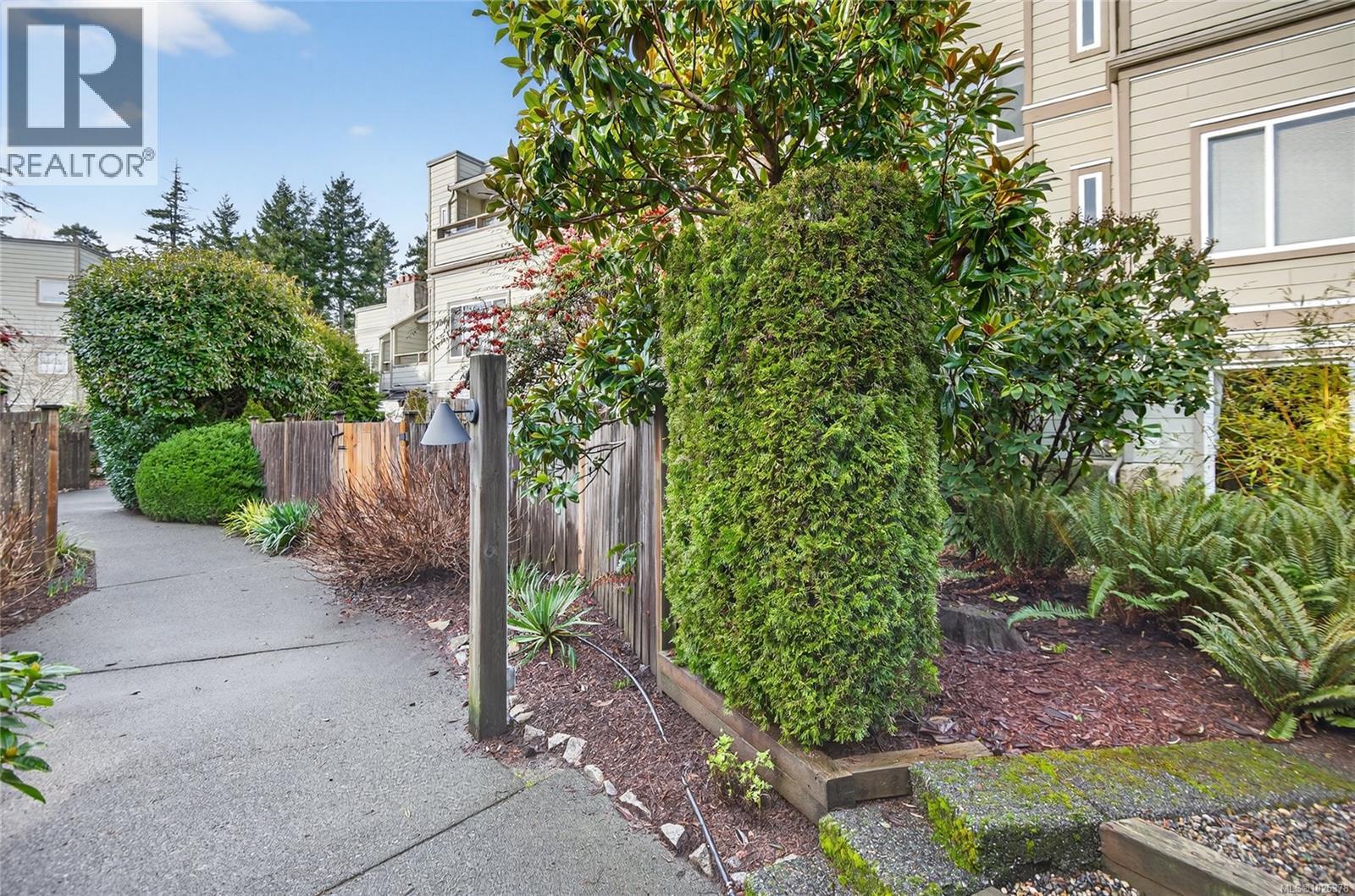 111 2250 Manor Pl, Comox