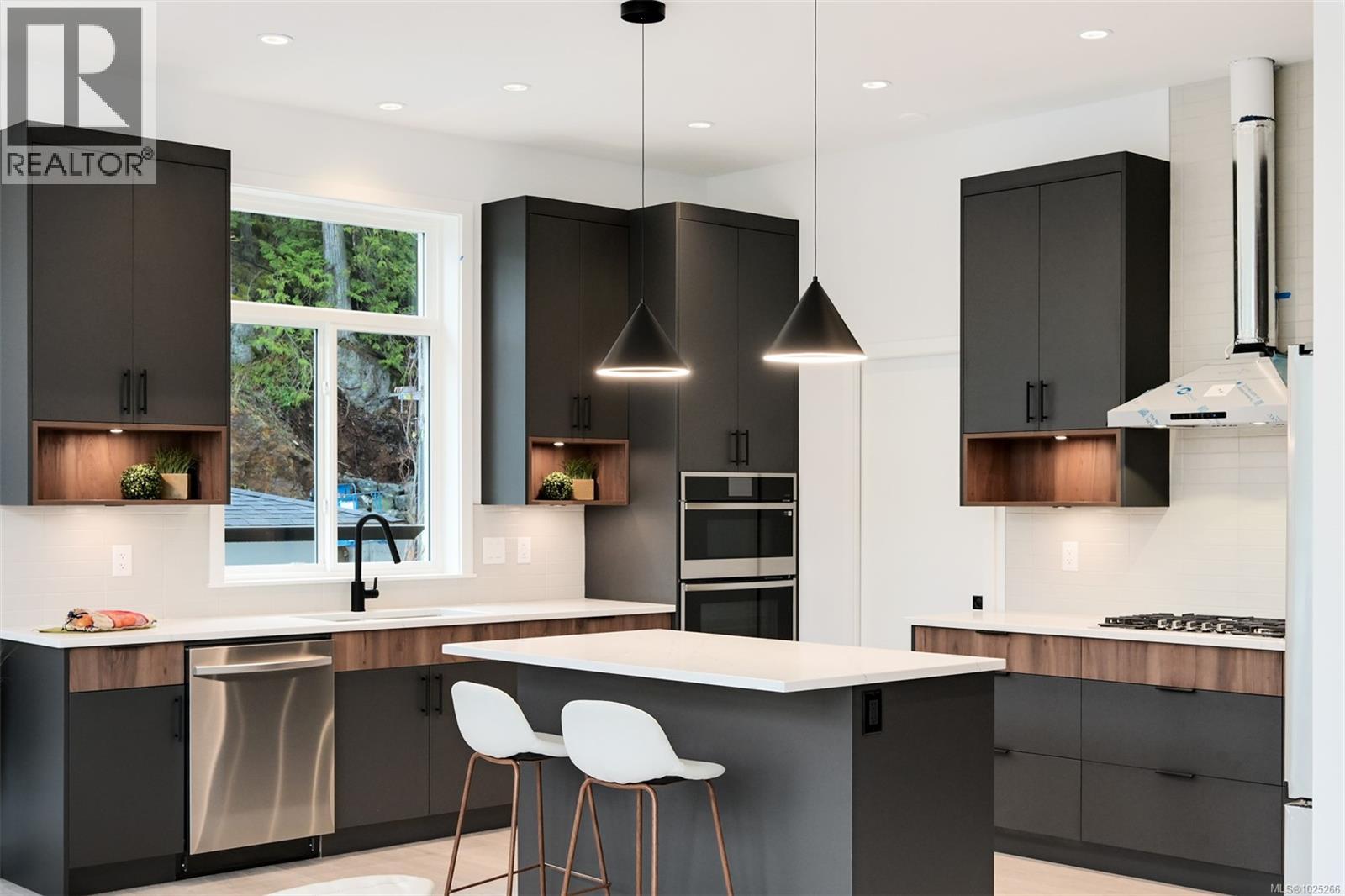  3628 AUTUMN Lane, Langford