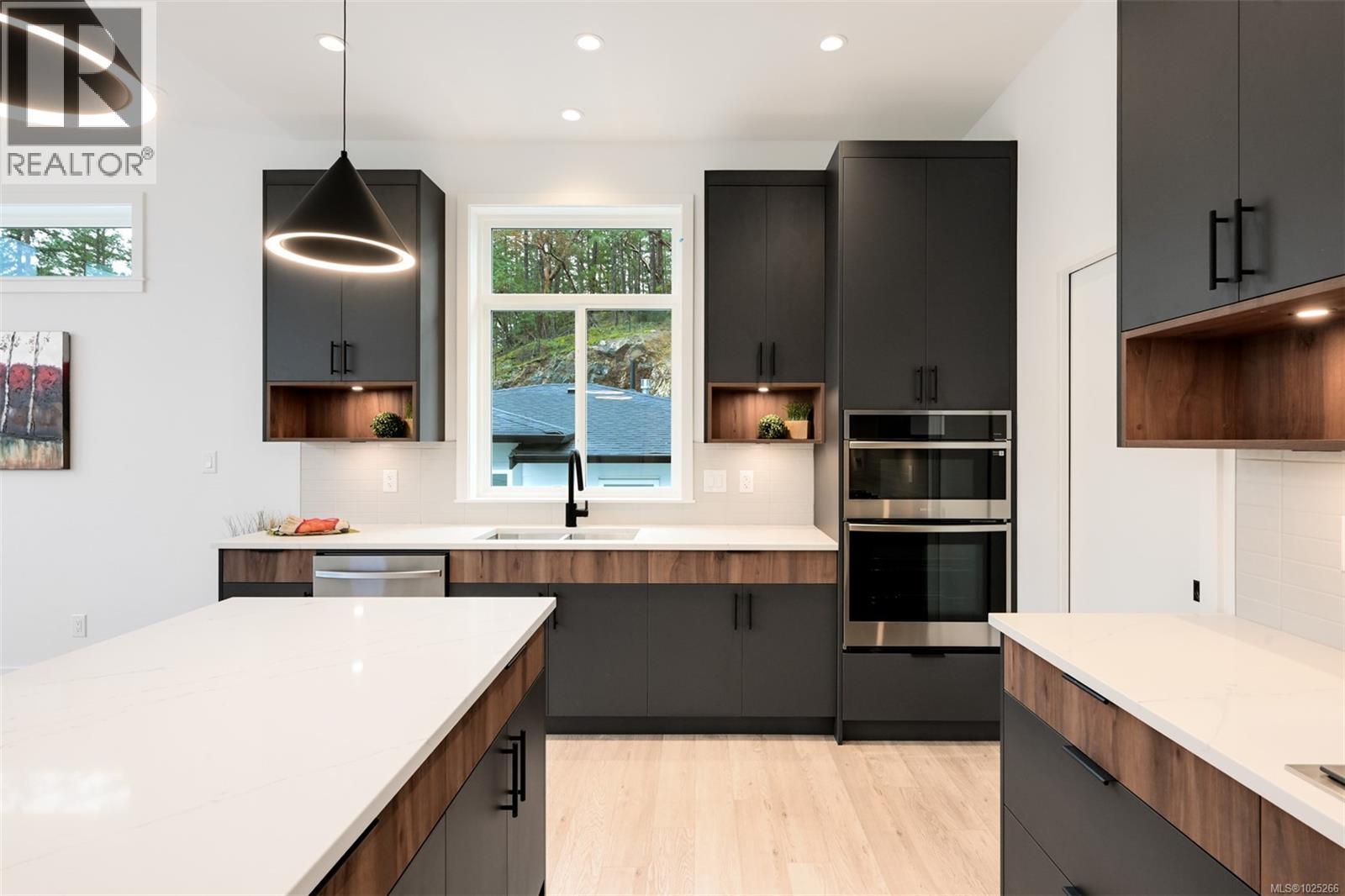  3628 AUTUMN Lane, Langford