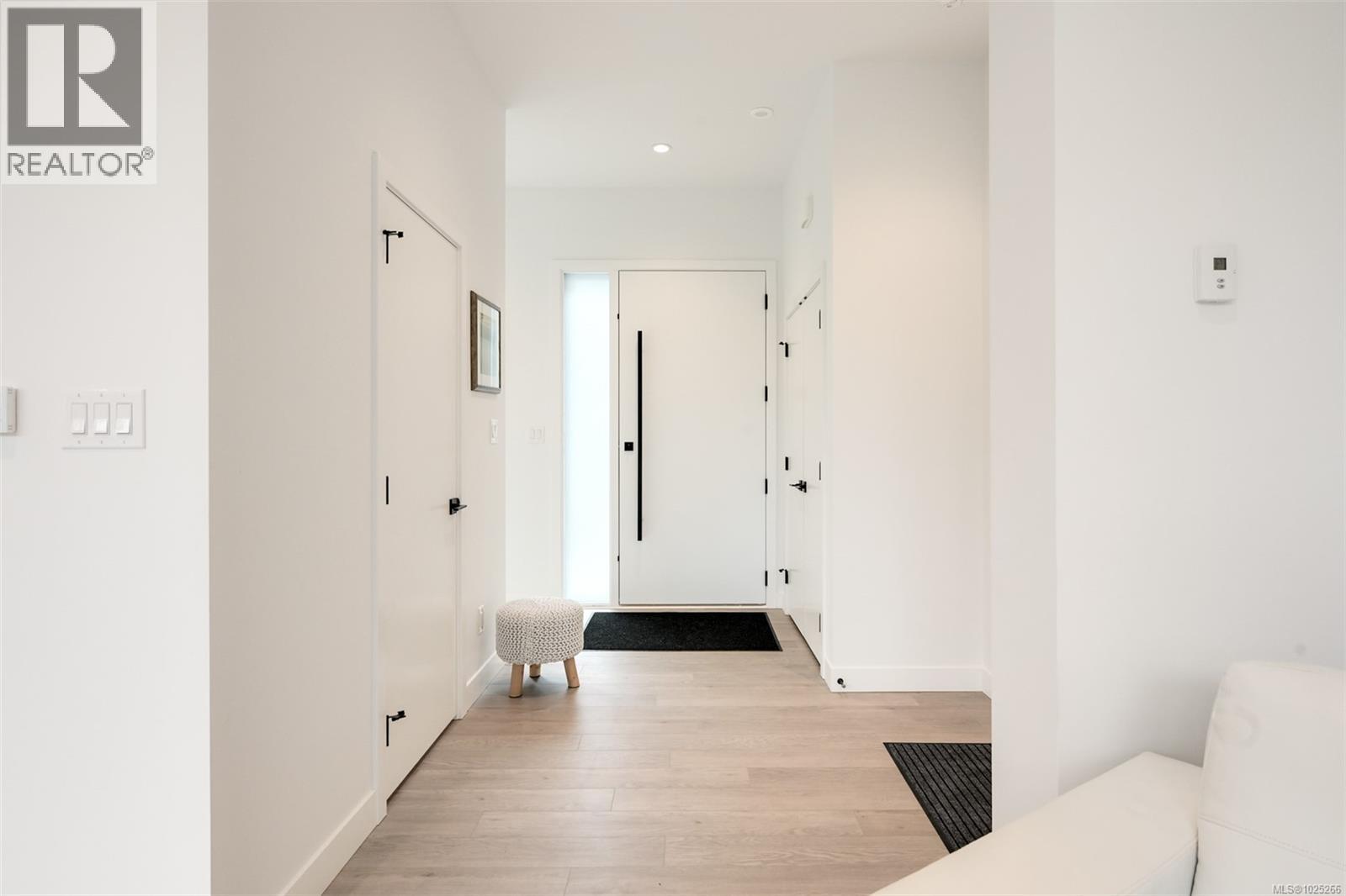  3628 AUTUMN Lane, Langford