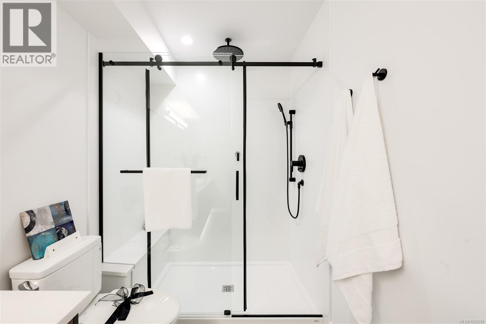  3628 AUTUMN Lane, Langford