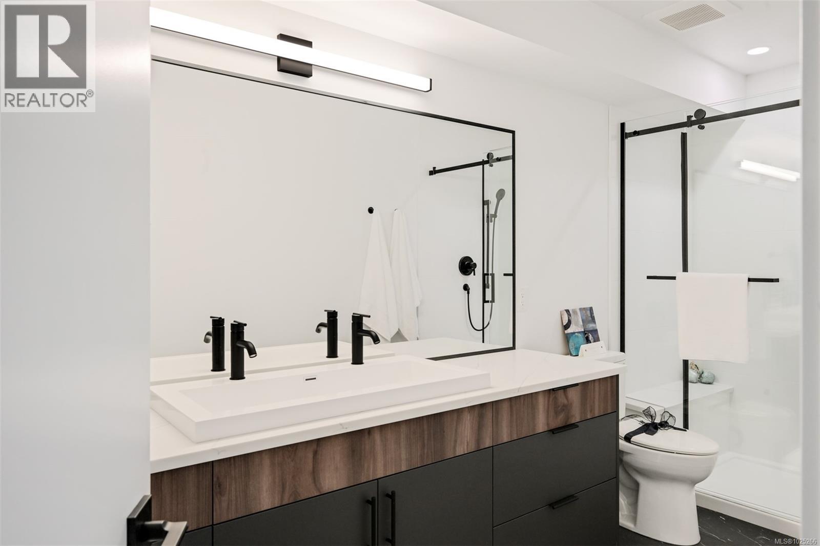  3628 AUTUMN Lane, Langford