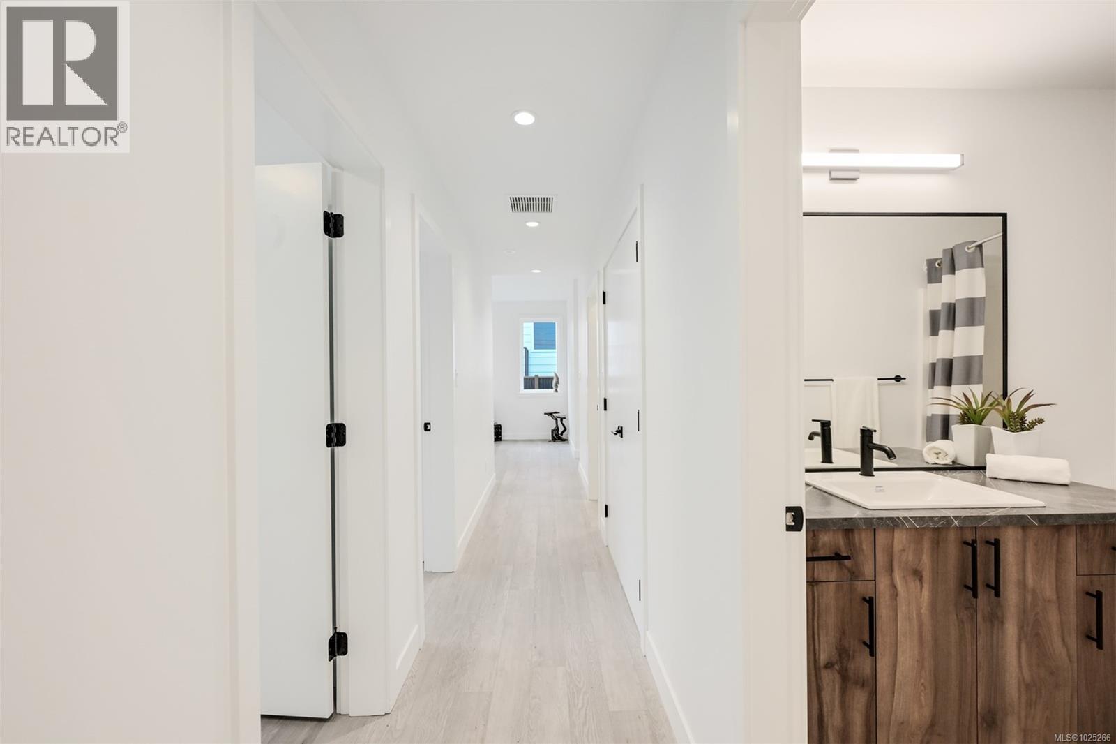  3628 AUTUMN Lane, Langford