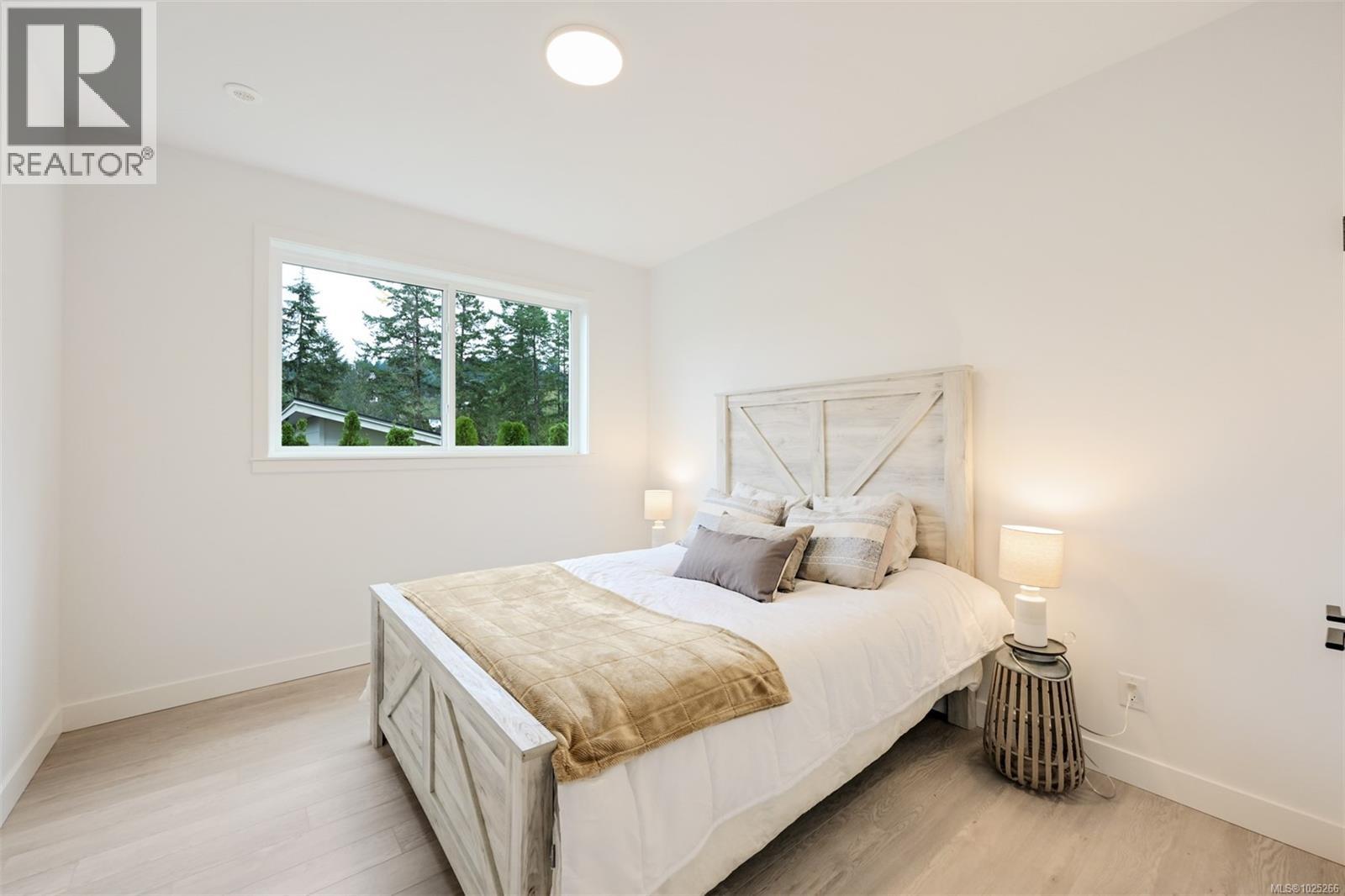  3628 AUTUMN Lane, Langford