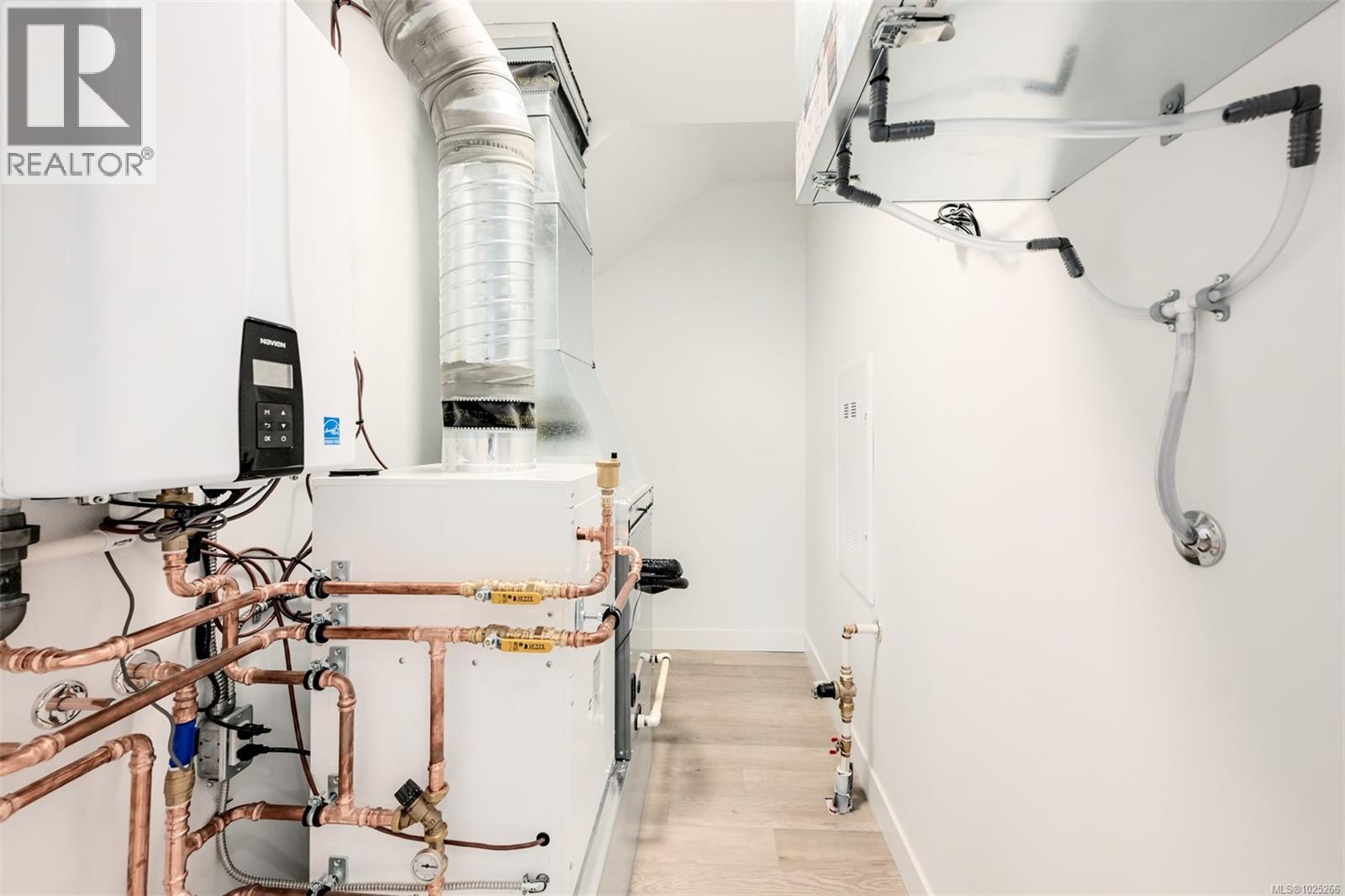  3628 AUTUMN Lane, Langford