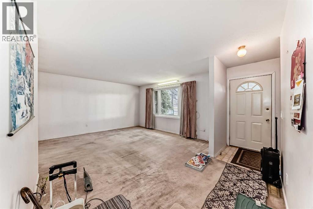 352 Malvern Close NE - Photo 5 of 33, Calgary, Alberta