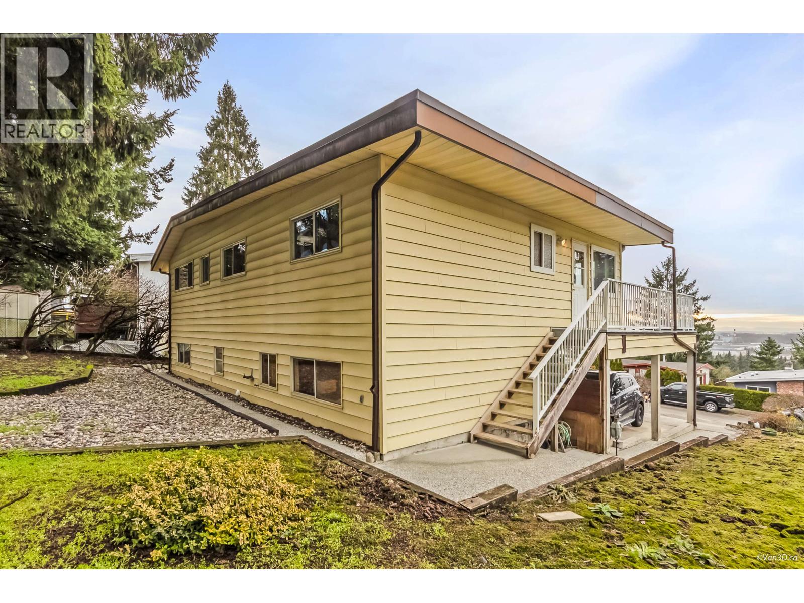 935 LONDON PLACE, New Westminster