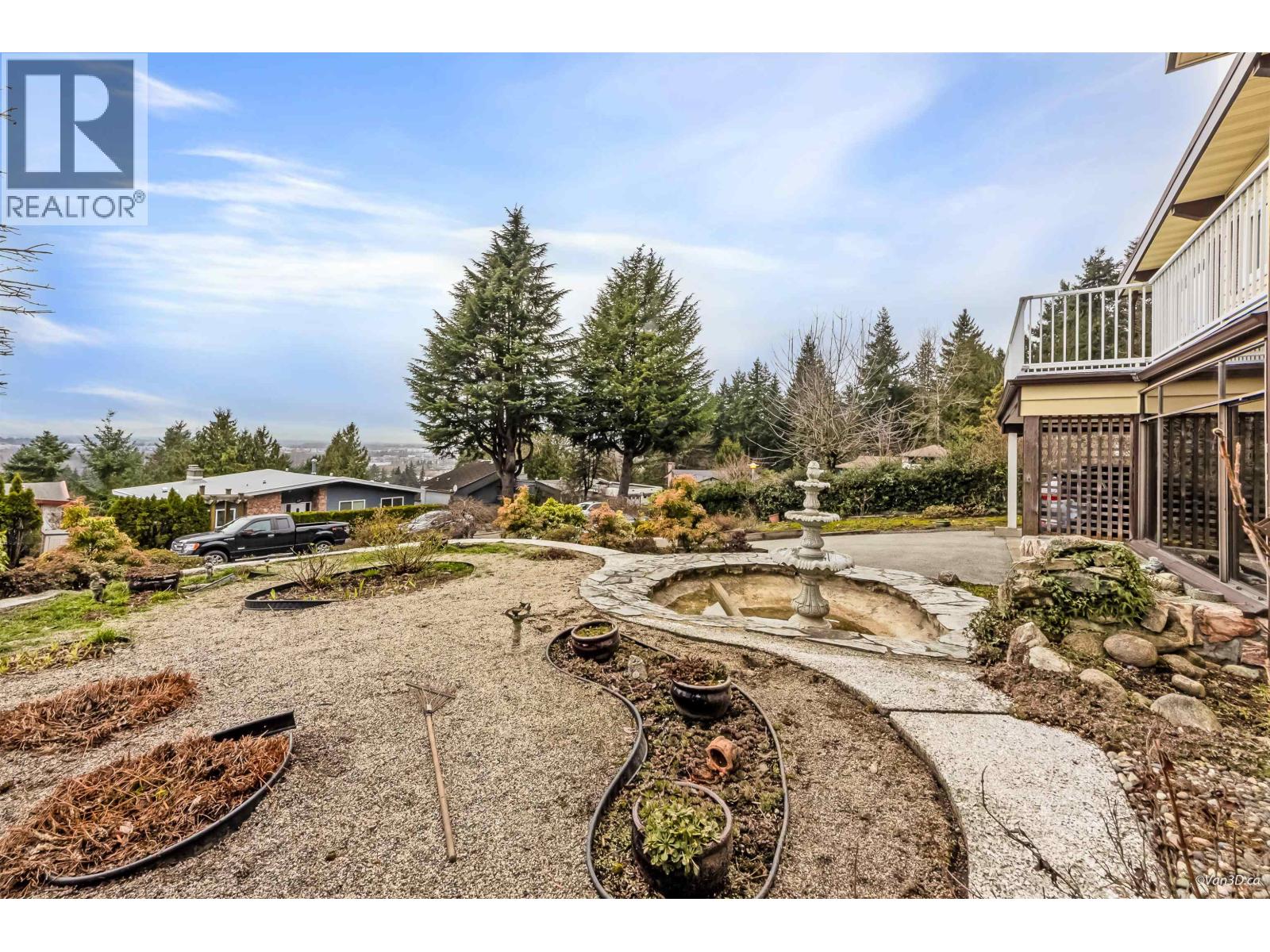 935 LONDON PLACE, New Westminster