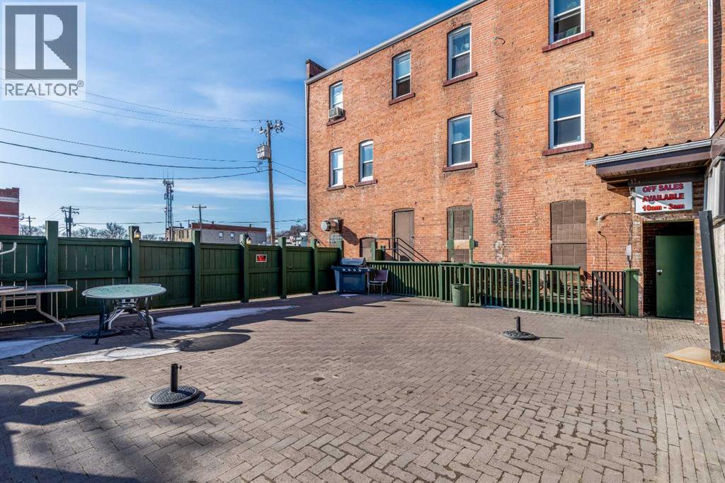 
          733 4 Street Southeast
            <br/>
            <span>Medicine Hat</span>
            , 
            <span>AB</span>
             <span>T1A0L3</span>
         - Photo 5