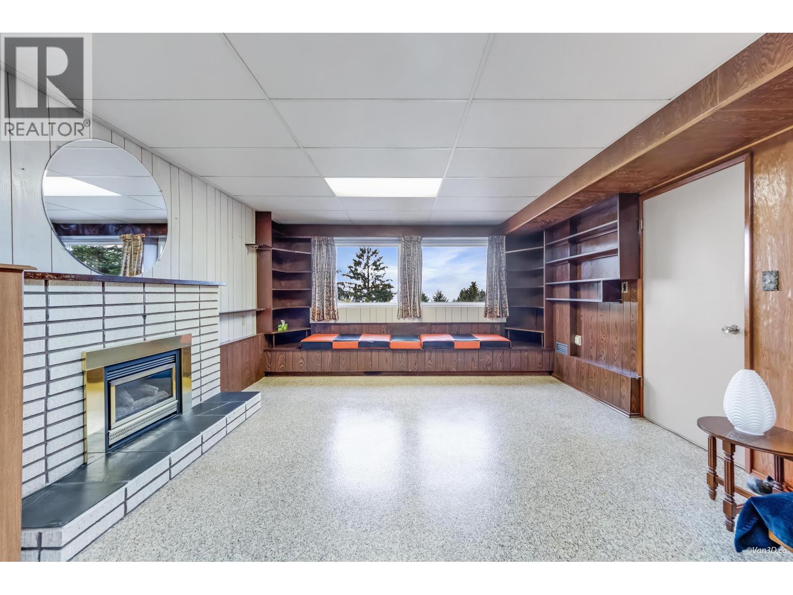 935 LONDON PLACE, New Westminster