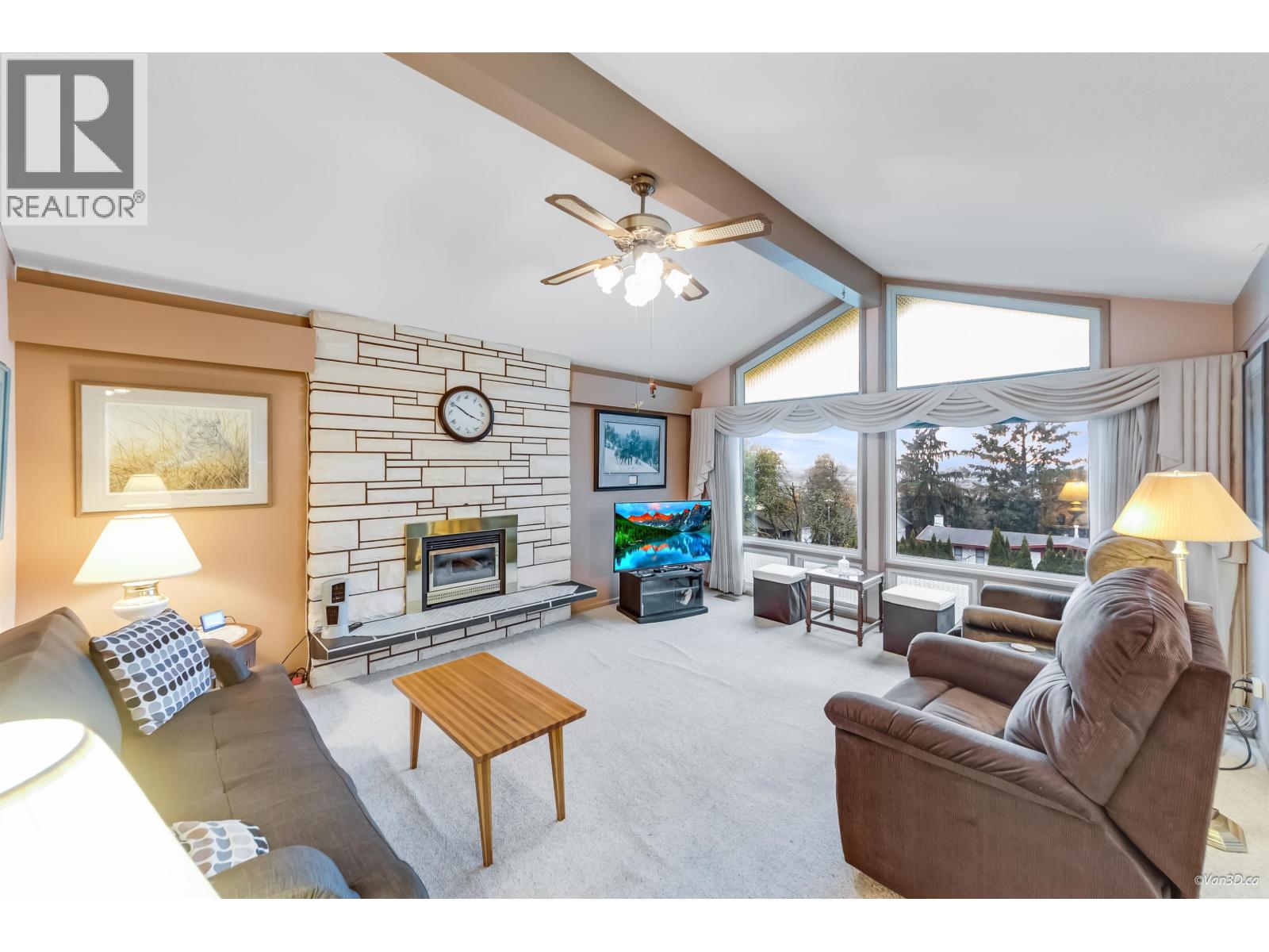 935 LONDON PLACE, New Westminster