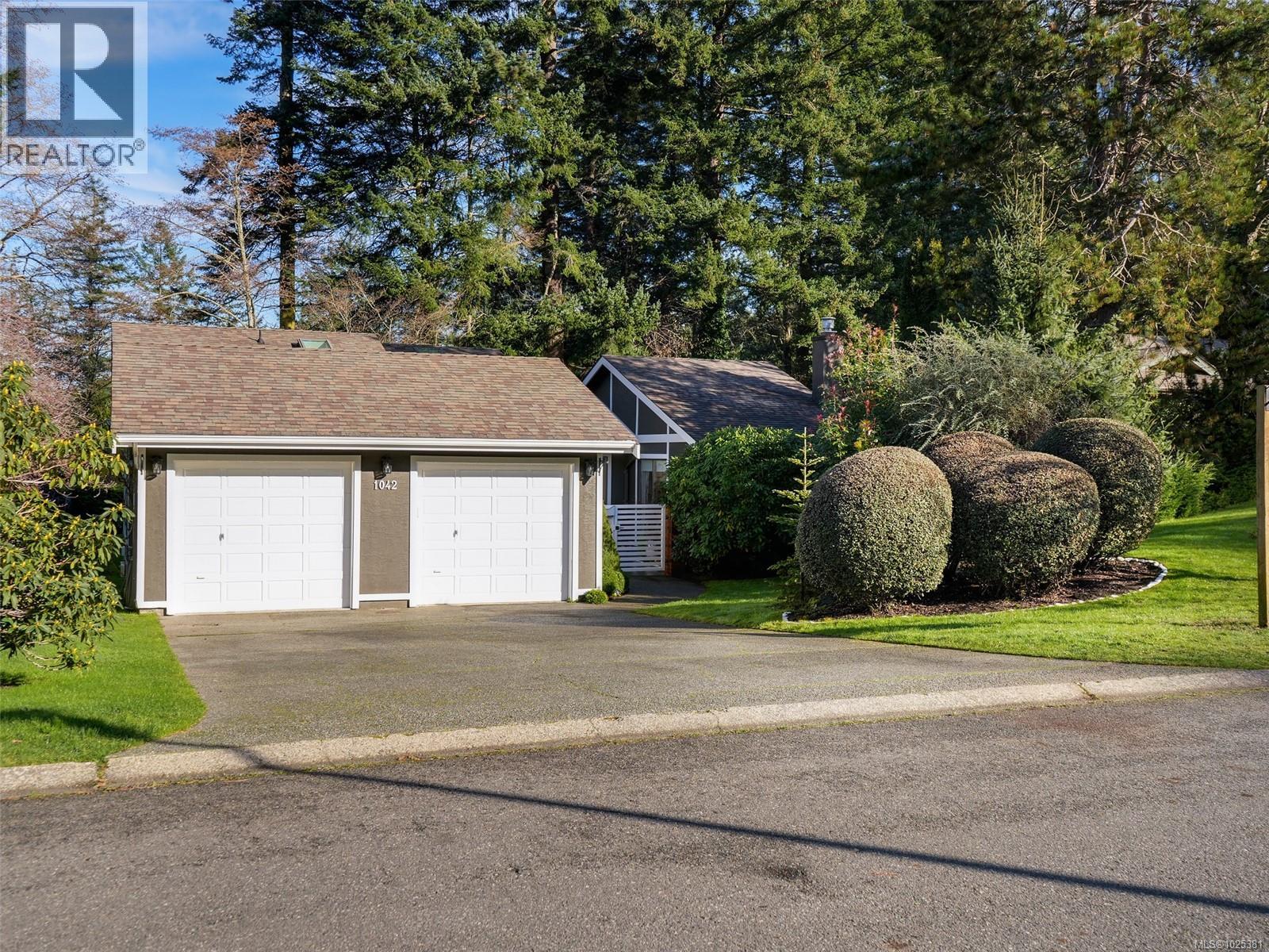  1042 Donwood Drive, Saanich