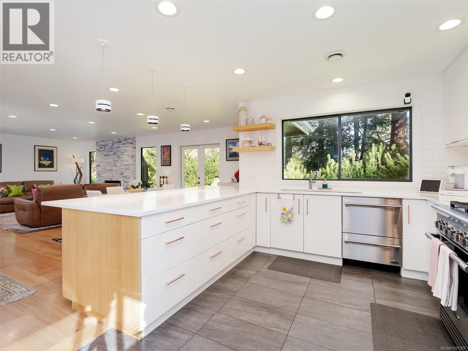  1042 Donwood Drive, Saanich