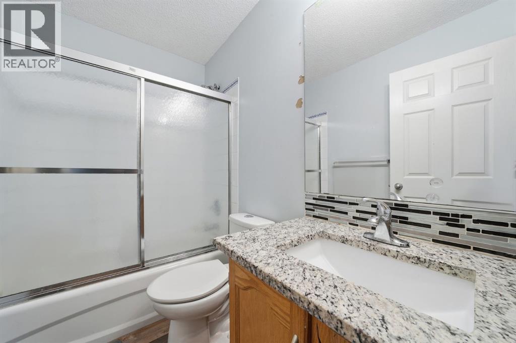 Single Family House for Sale in  Tarawood Place NE Taradale Calgary 