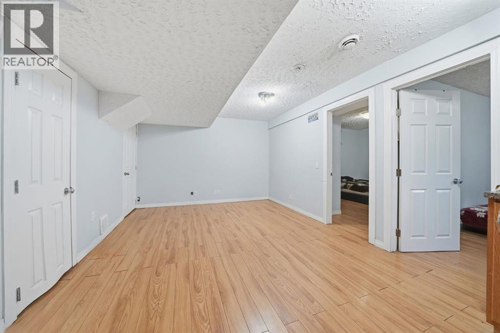 Single Family House for Sale in  Tarawood Place NE Taradale Calgary 