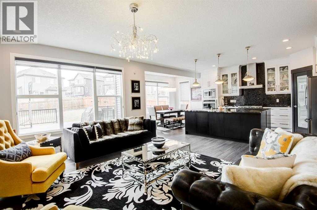 Single Family House for Sale in  Sherwood Square NW Sherwood Calgary 
