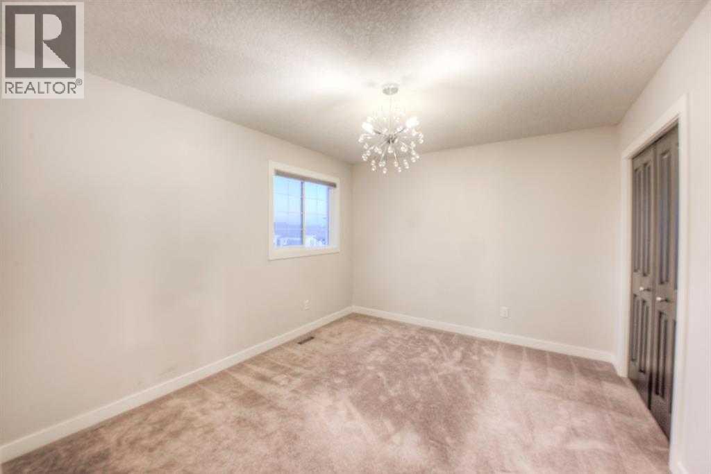 Single Family House for Sale in  Sherwood Square NW Sherwood Calgary 