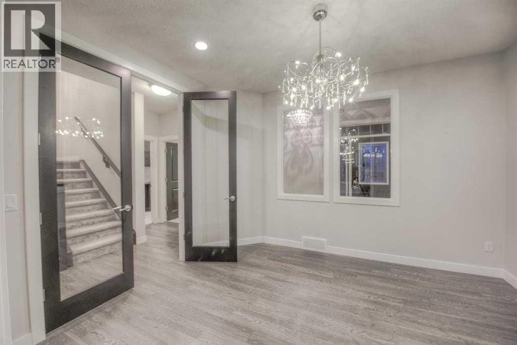 Single Family House for Sale in  Sherwood Square NW Sherwood Calgary 