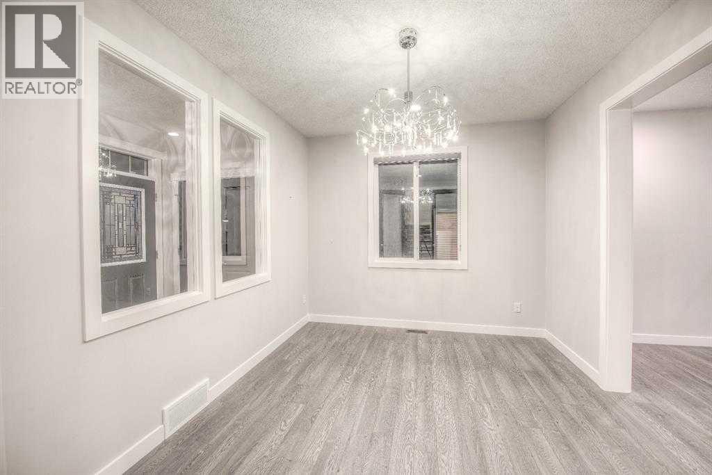 Single Family House for Sale in  Sherwood Square NW Sherwood Calgary 