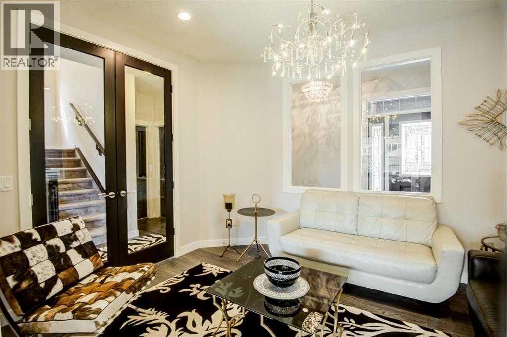 Single Family House for Sale in  Sherwood Square NW Sherwood Calgary 