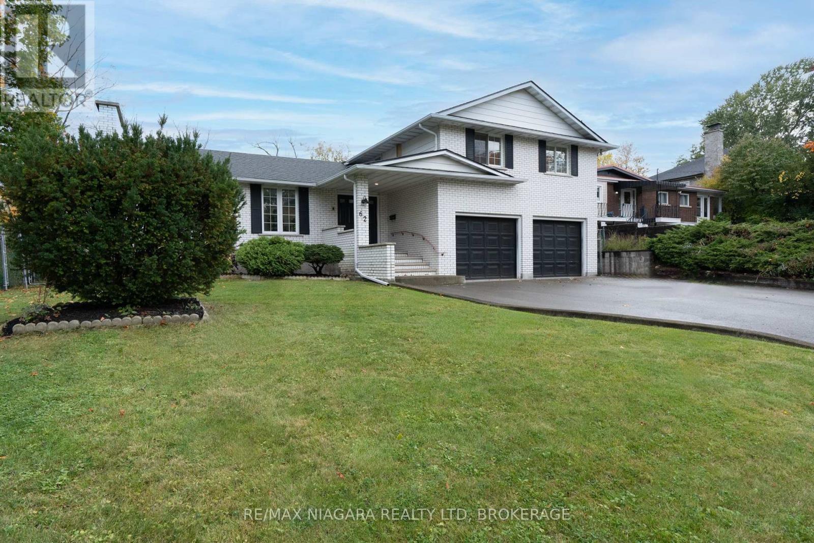 62 BERTIE STREET - 1