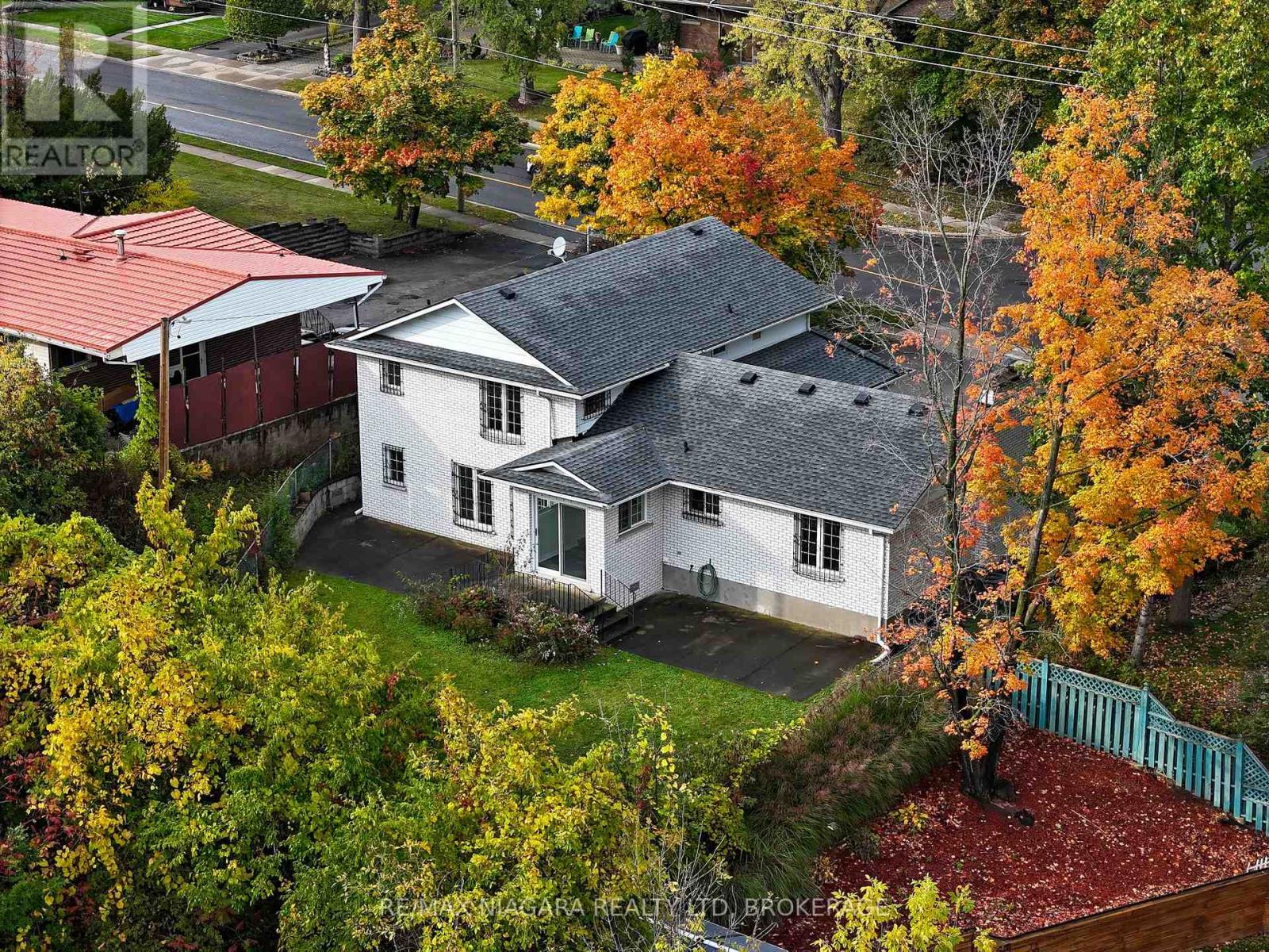 62 BERTIE STREET - 2