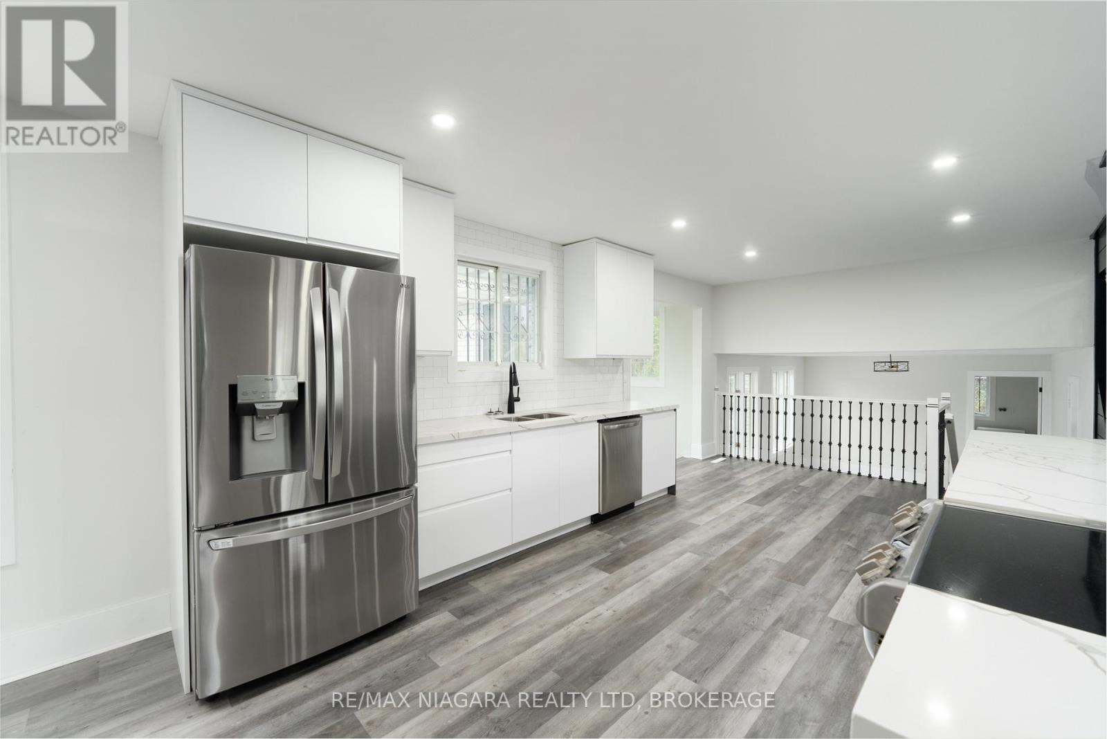 62 BERTIE STREET - 23