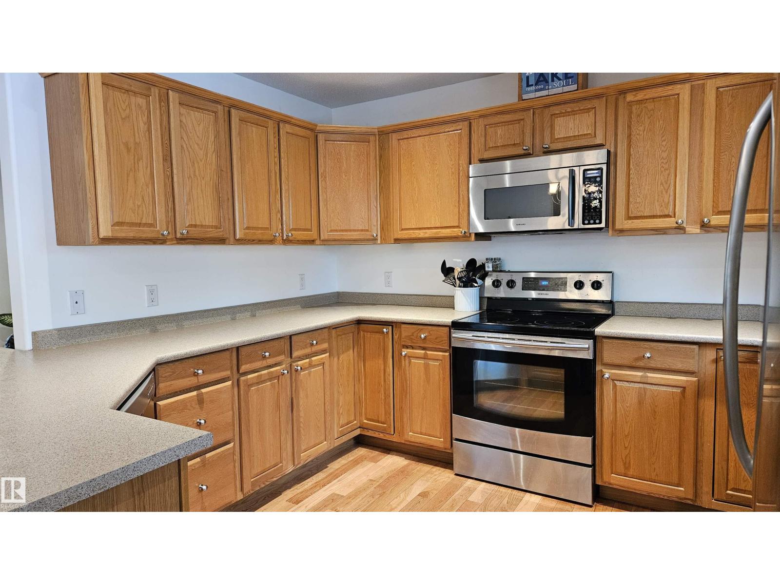 7 ANDREW DR - 12