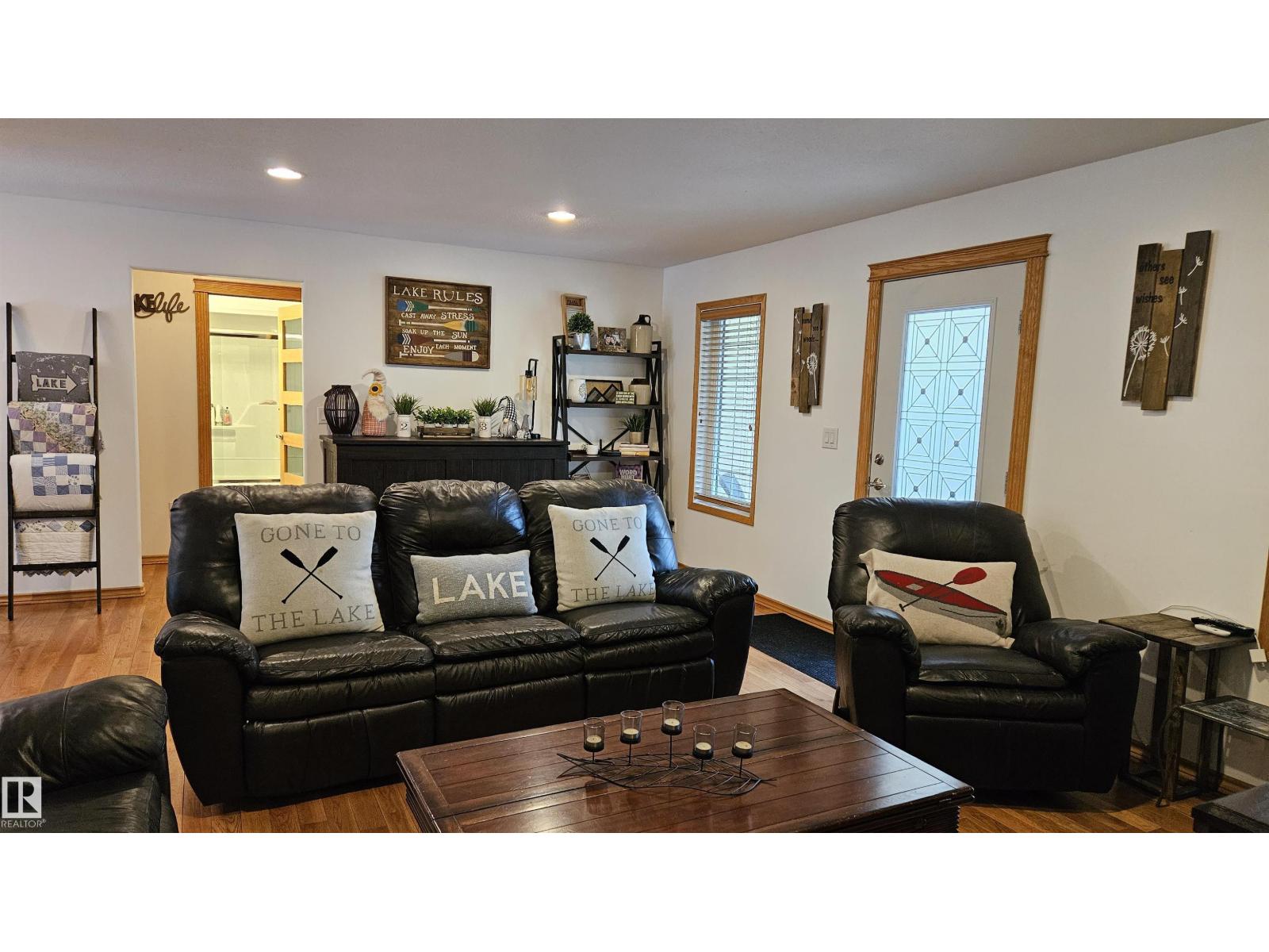 7 ANDREW DR - 6