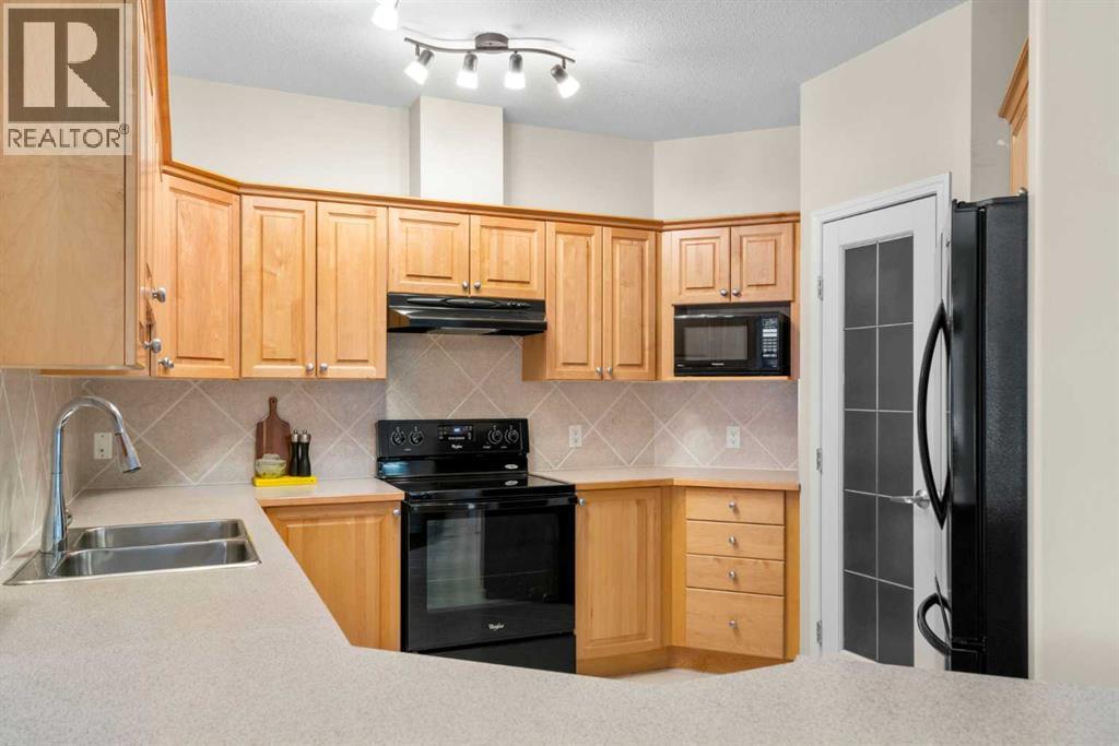 Single Family House for Sale in   Lake Fraser Green SE Lake Bonavista Calgary 