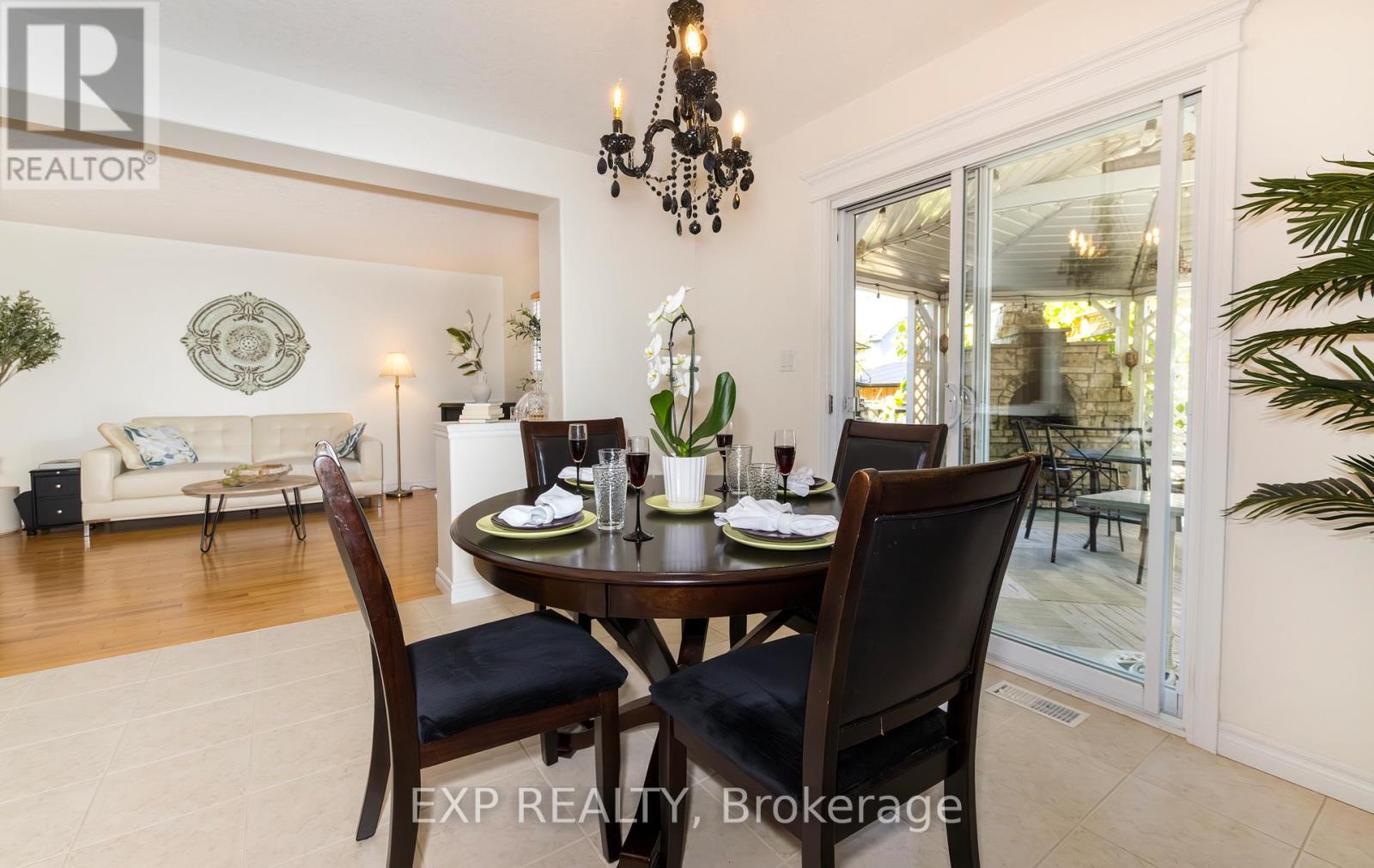 105 HAMPSON CRESCENT - 17