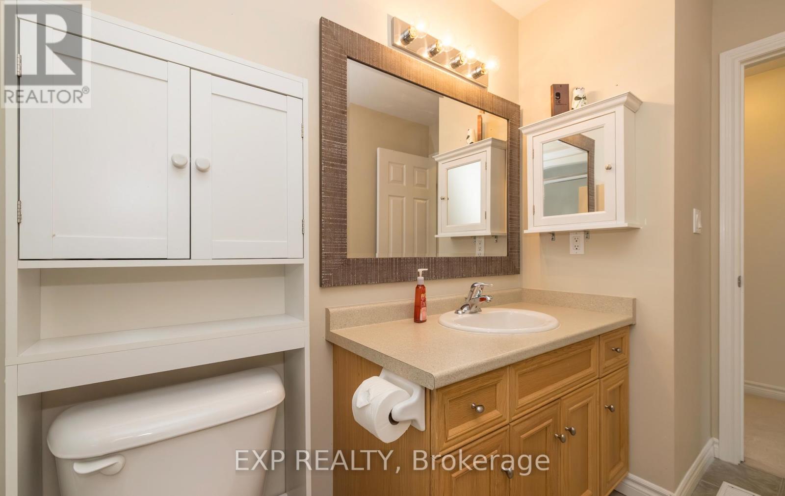 105 HAMPSON CRESCENT - 24