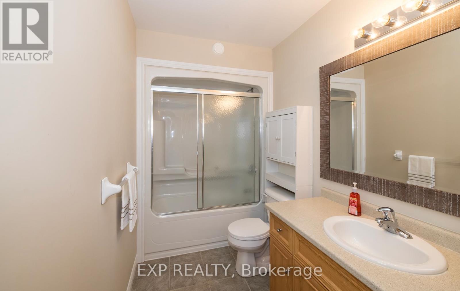 105 HAMPSON CRESCENT - 25