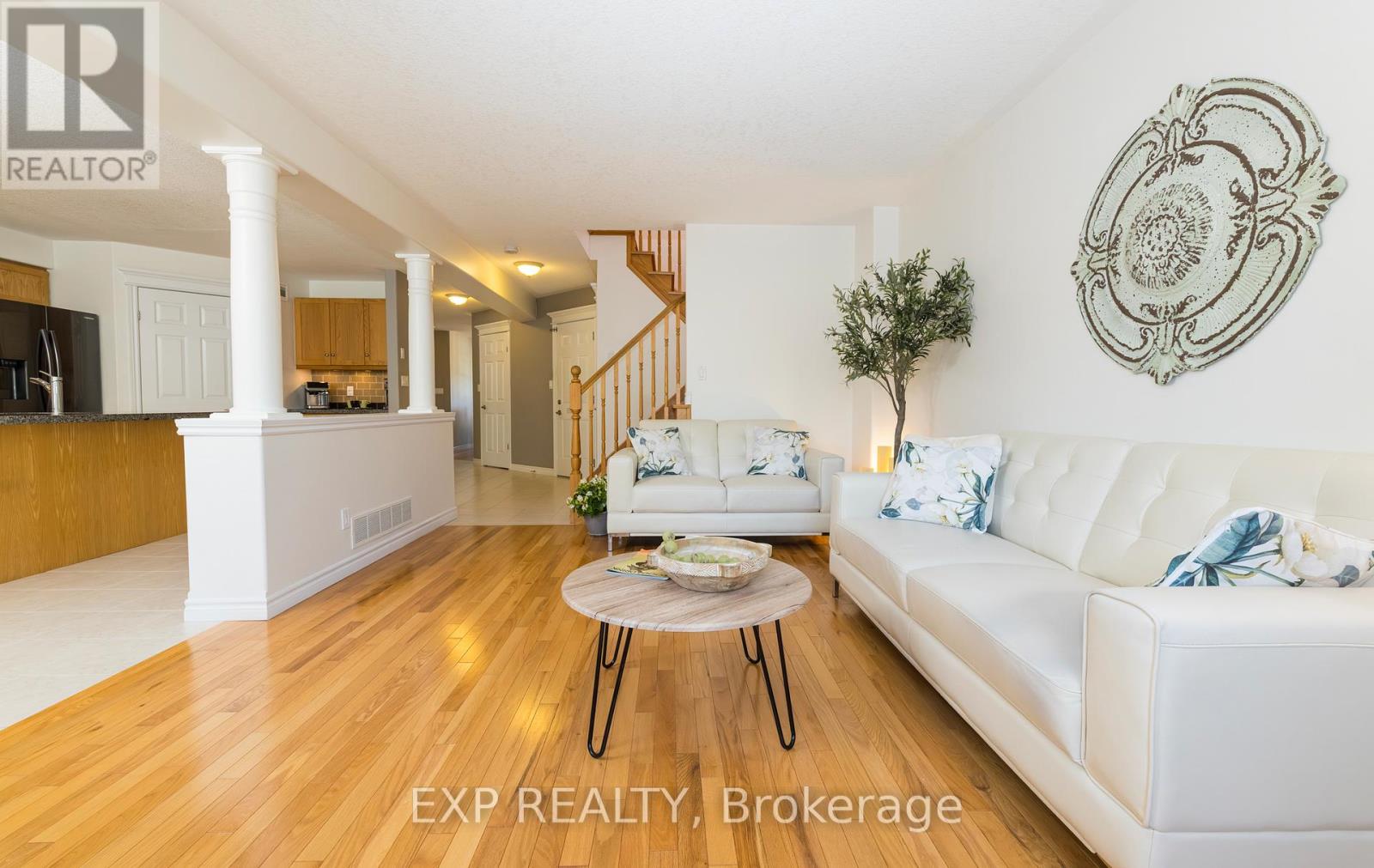 105 HAMPSON CRESCENT - 4
